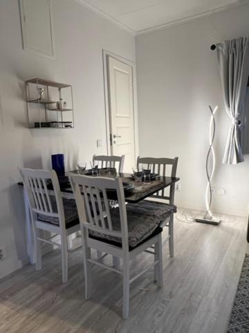 Appartamento Fresh And Cozy Little House 45Km In Taby Stoccolma Esterno foto