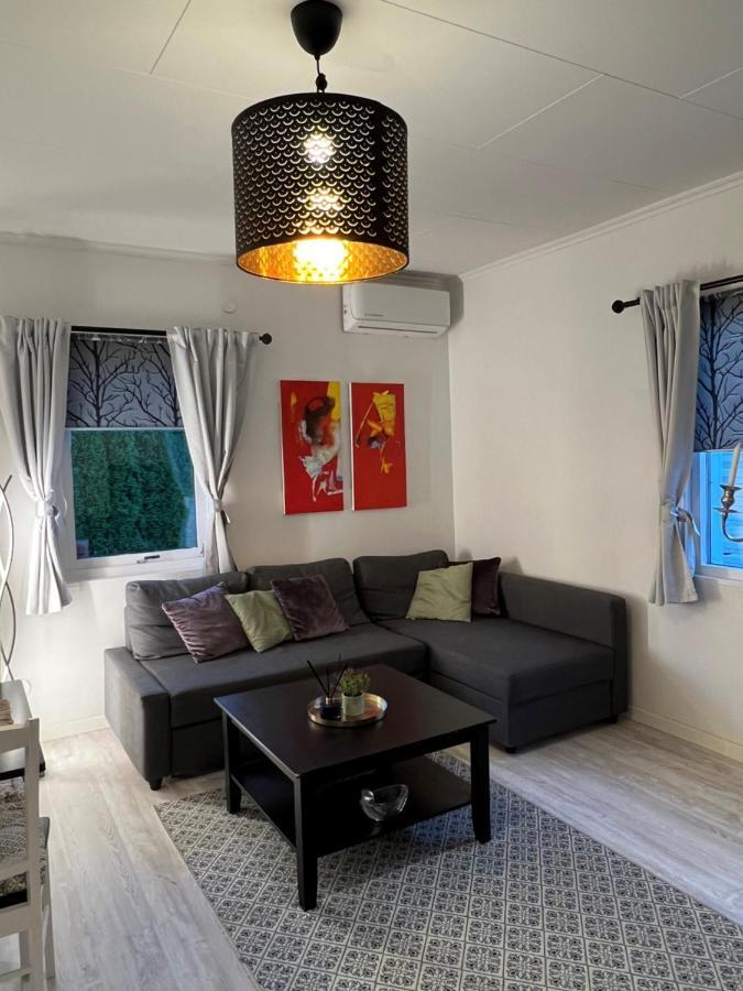 Appartamento Fresh And Cozy Little House 45Km In Taby Stoccolma Esterno foto